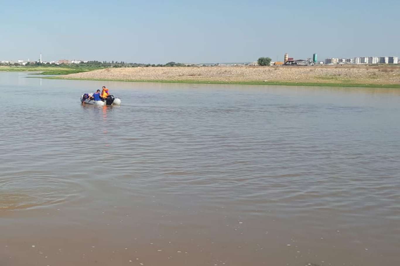 Dicle Nehrine giren 2 çocuk boğuldu